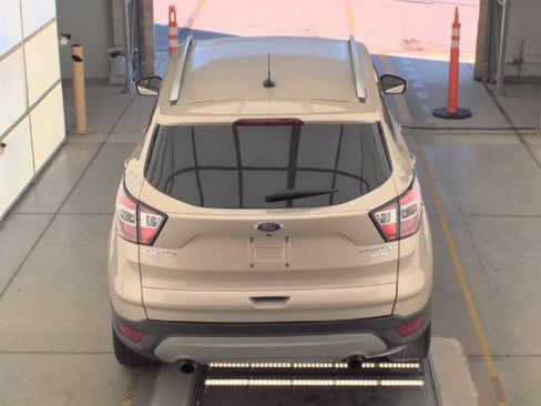 Used 2017 Ford Escape Titanium image 5