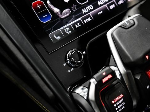 Used 2021 Lamborghini Urus image 72