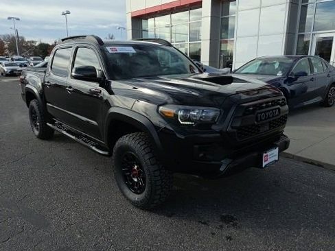 Used 2019 Toyota Tacoma Limited image 7