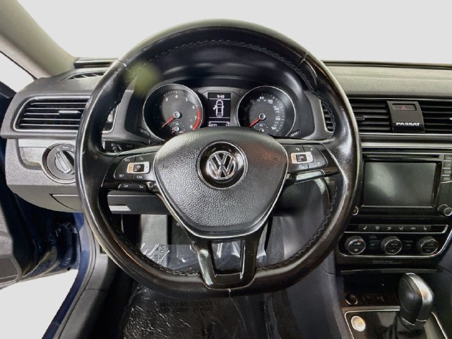 Used 2018 Volkswagen Passat 2.0T SE FWD image 12