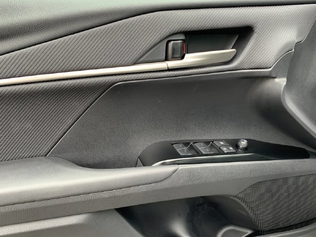 Used 2026 Toyota Camry SE w/ Multimedia Upgrade Package FWD image 17
