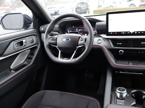 Used 2025 Ford Explorer ST image 12
