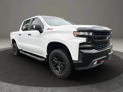 Used 2020 Chevrolet Silverado 1500 LT Trail Boss AWD/4WD image 3
