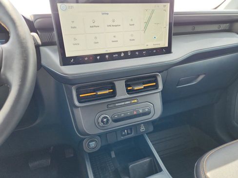 Used 2025 Ford Maverick Tremor AWD/4WD image 27