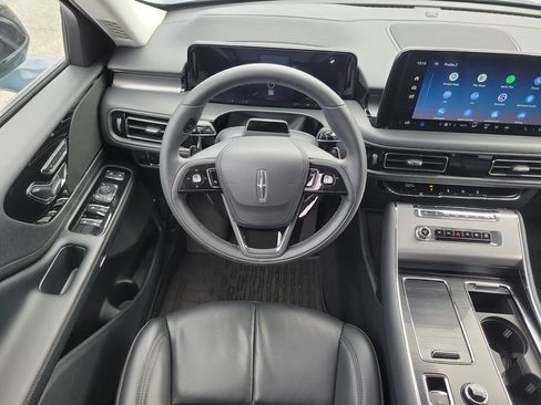 Used 2025 Lincoln Aviator AWD image 19