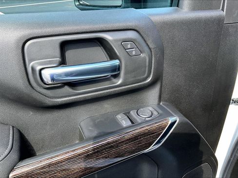 New 2026 GMC Sierra 2500 SLE AWD/4WD image 15