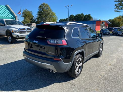 Used 2019 Jeep Cherokee Limited image 4