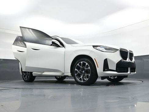 Used 2026 BMW X3 xDrive30 w/ M Sport Package image 41