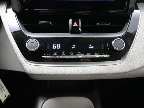 Used 2023 Toyota Corolla LE image 8