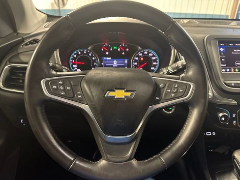 Used 2022 Chevrolet Equinox LT image 16