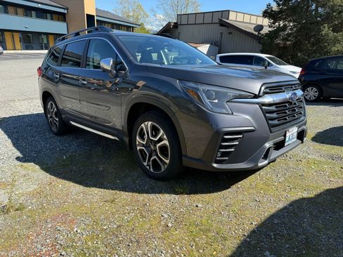 Used 2023 Subaru Ascent Touring AWD/4WD image 4