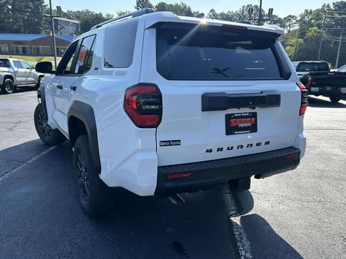 New 2026 Toyota 4Runner SR5 AWD/4WD image 5