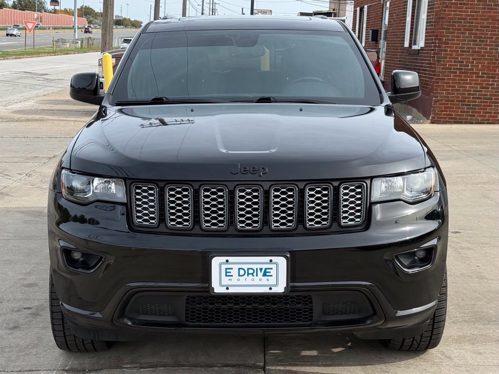 Used 2020 Jeep Grand Cherokee Altitude AWD/4WD image 2