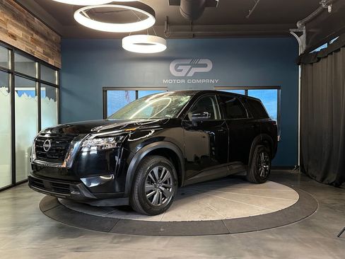 Used 2022 Nissan Pathfinder S AWD/4WD image 7