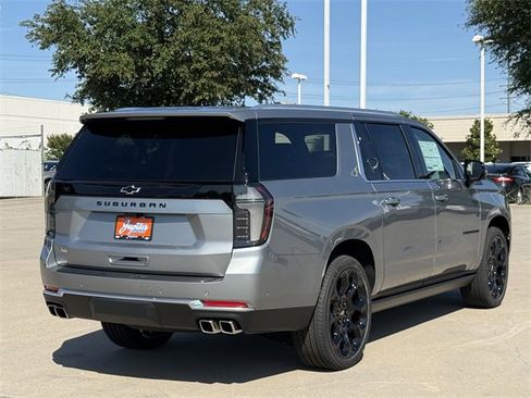 New 2025 Chevrolet Suburban High Country image 4