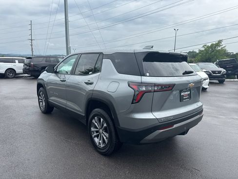 Used 2026 Chevrolet Equinox LT FWD image 5