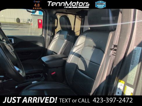 Used 2018 Jeep Wrangler Unlimited Sahara image 15