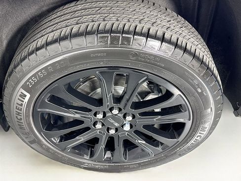 Used 2023 GMC Acadia SLE w/ Driver Convenience Package image 37