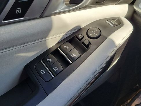 Used 2024 BMW X5 sDrive40i w/ M Sport Package RWD image 13