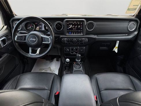 Used 2023 Jeep Wrangler Unlimited Sahara w/ Cold Weather Group AWD/4WD image 17