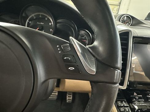 Used 2014 Porsche Cayenne Turbo AWD/4WD image 32
