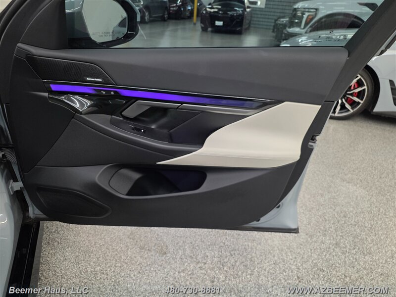 Used 2025 BMW i5 M60 w/ M Sport Package AWD/4WD image 41