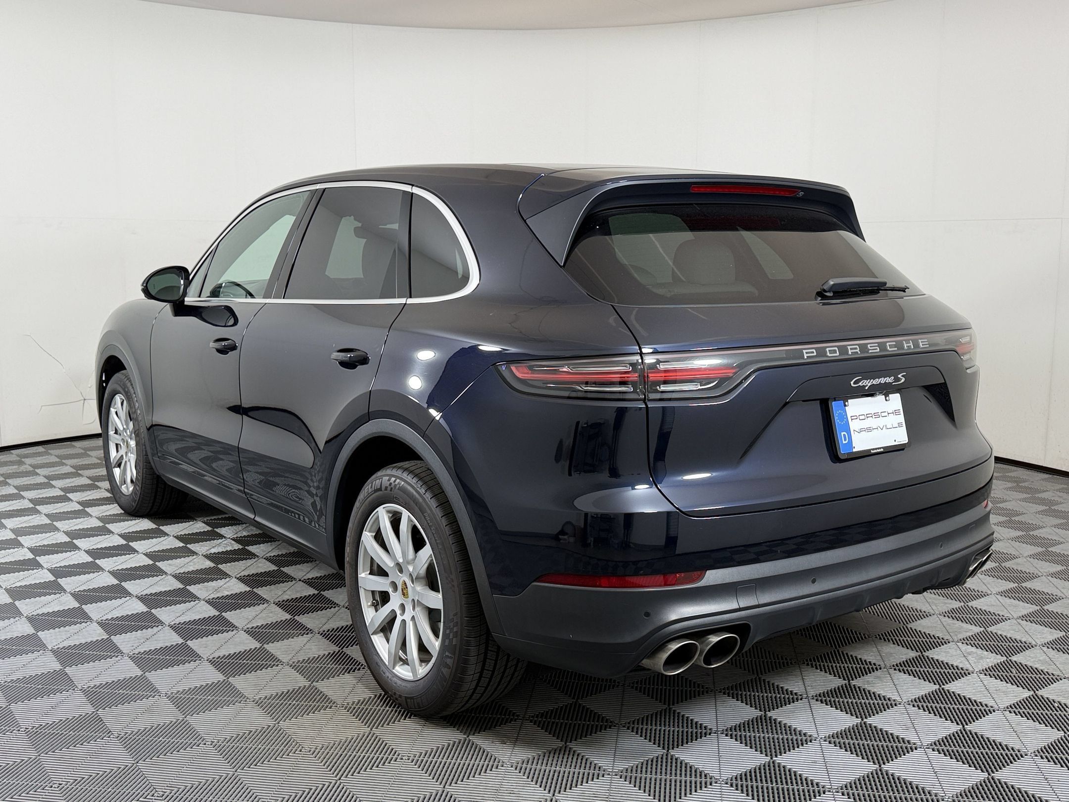 Used 2019 Porsche Cayenne S AWD/4WD image 3