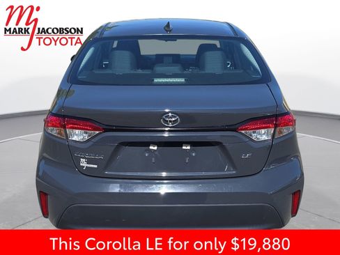 Used 2024 Toyota Corolla LE FWD image 11