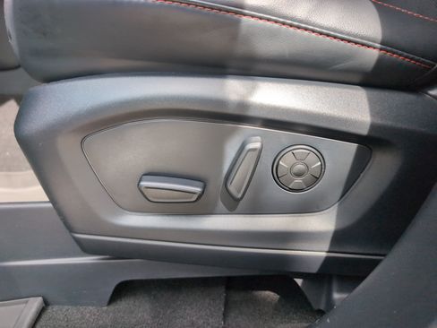 Used 2025 Ford Explorer ST AWD/4WD image 17