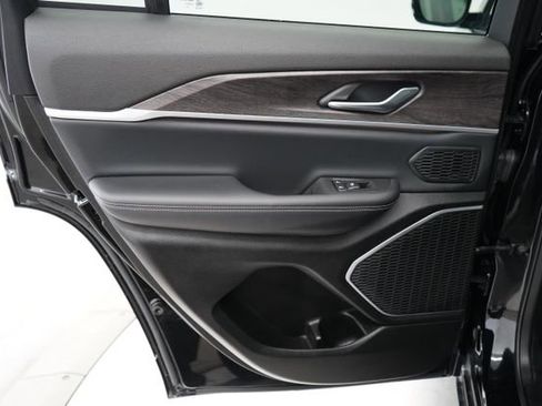 Used 2022 Jeep Grand Cherokee Limited 4xe image 52