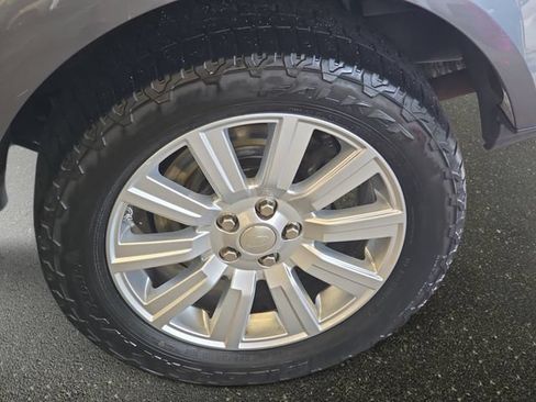 Used 2014 Land Rover LR4 AWD/4WD image 35