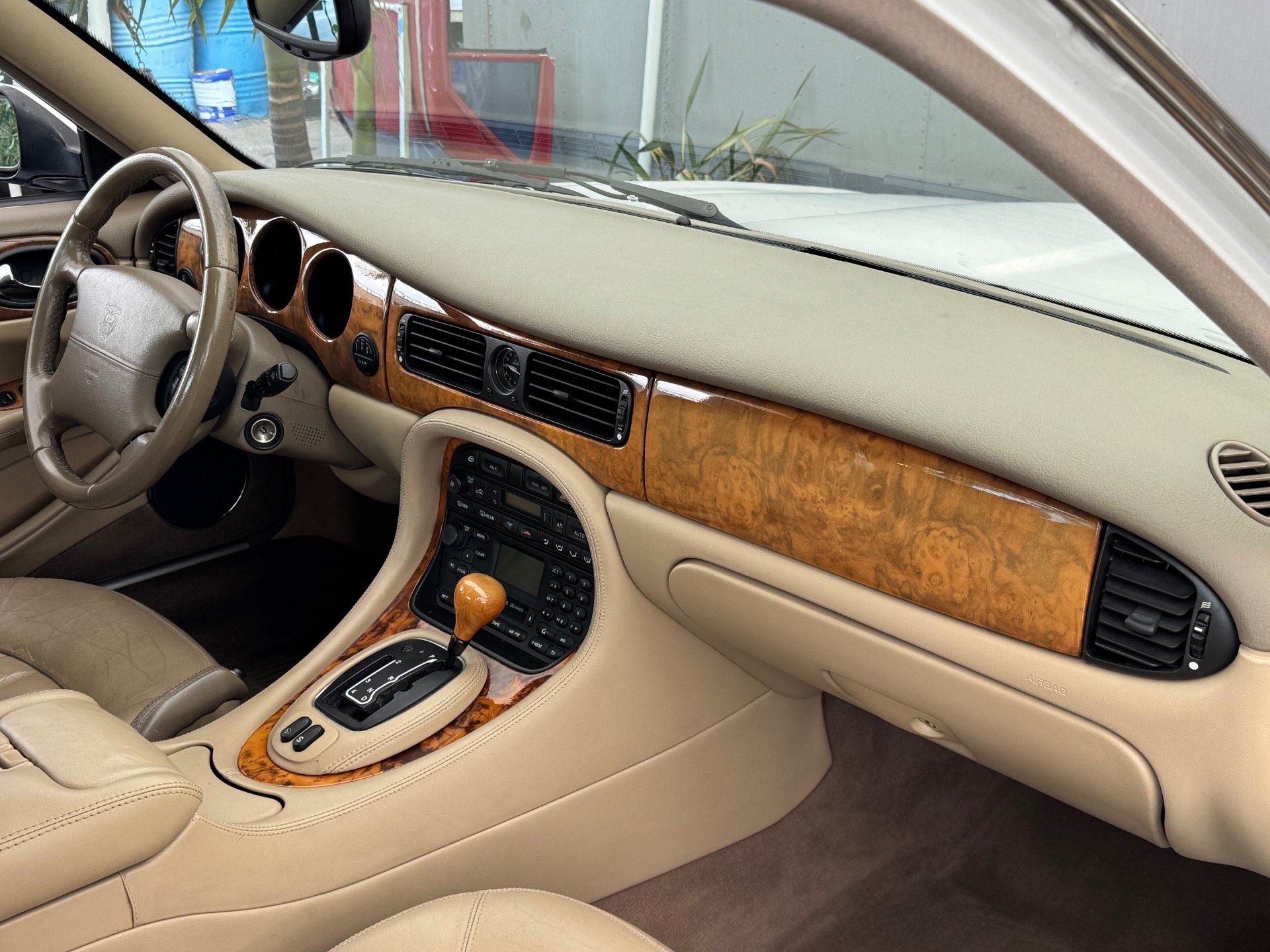 Used 2001 Jaguar XJ8 RWD image 19