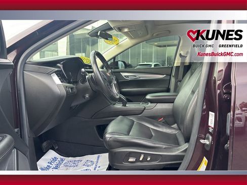 Used 2018 Cadillac XT5 Luxury w/ Driver Awareness Package image 18