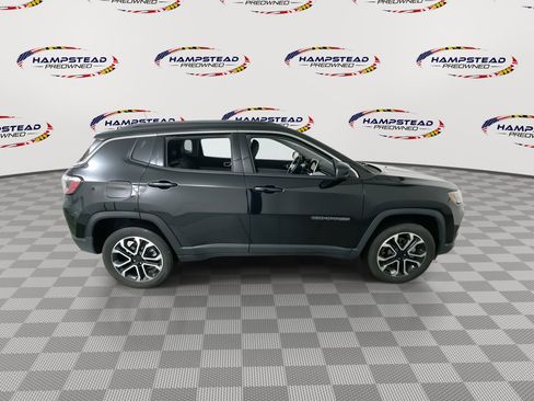 Used 2022 Jeep Compass Limited image 9