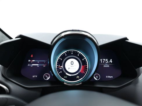 Used 2023 Aston Martin V8 Vantage Roadster RWD image 26