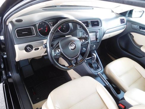 Used 2015 Volkswagen Jetta SE image 16