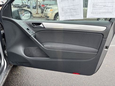 Used 2010 Volkswagen Golf 2-Door FWD image 12