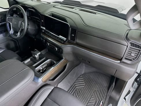 Used 2024 Chevrolet Silverado 1500 LT Trail Boss w/ Convenience Package II AWD/4WD image 33