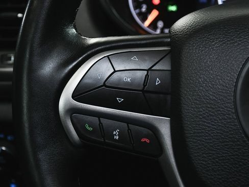 Used 2021 Jeep Grand Cherokee Laredo X image 27