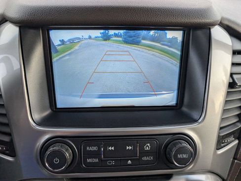 Used 2018 Chevrolet Suburban Premier image 23