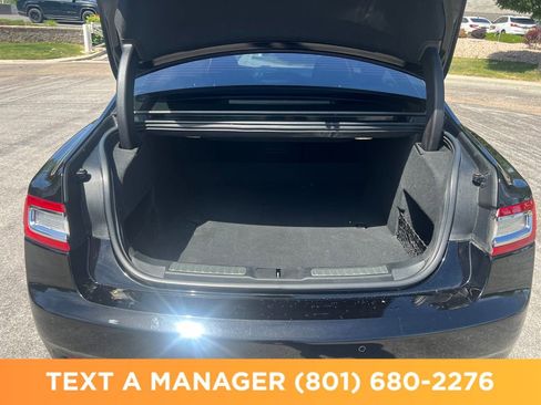 Used 2017 Lincoln Continental Reserve w/ Technology Package AWD/4WD image 9