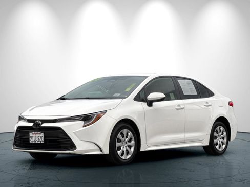 Used 2023 Toyota Corolla LE image 8