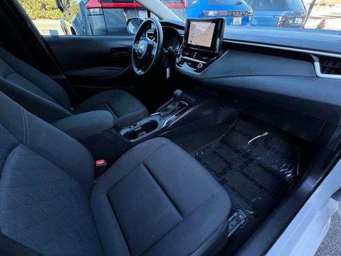 Used 2025 Toyota Corolla LE image 23