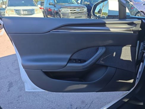 Used 2021 Tesla Model S Plaid image 32