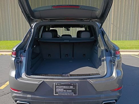 Certified 2025 Porsche Cayenne AWD/4WD image 13