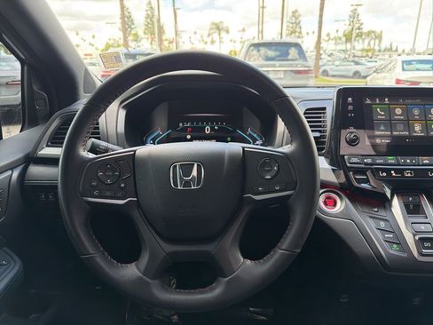 Used 2024 Honda Odyssey Sport image 20