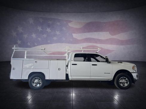 Used 2024 RAM 3500 SLT AWD/4WD image 7
