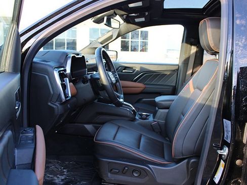 Used 2024 GMC Canyon AT4 w/ AT4 Premium Package image 12