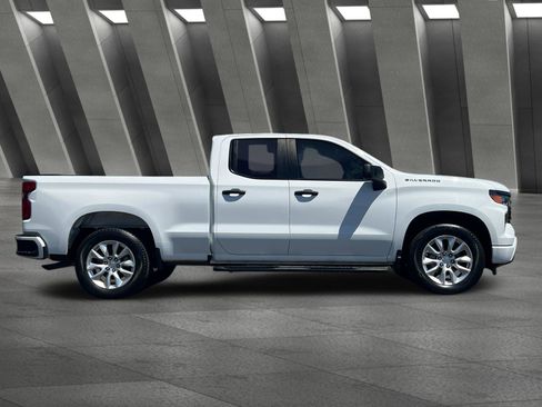 Used 2024 Chevrolet Silverado 1500 Custom RWD image 3