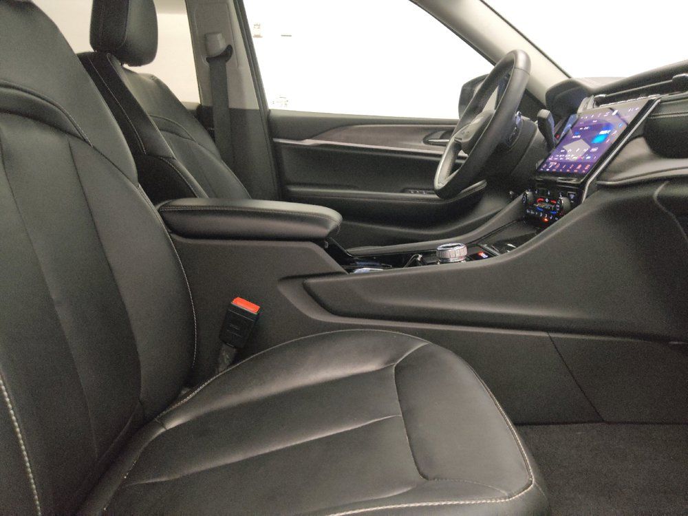 Used 2021 Jeep Grand Cherokee L Limited RWD image 21